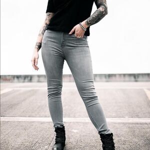 ⭐️EARNEST Sewn Harlan 557 Foster Skinny Jeans⭐️